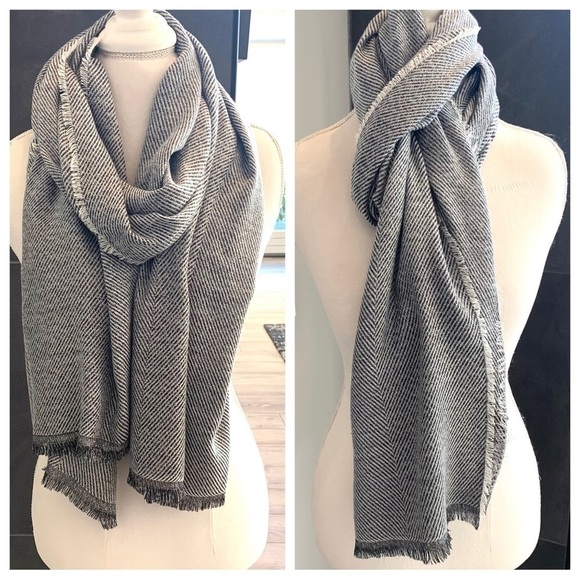 INC International Concepts Two-Tone Shine Scarf Wrap, Black/White One Size - Picture 4 of 7